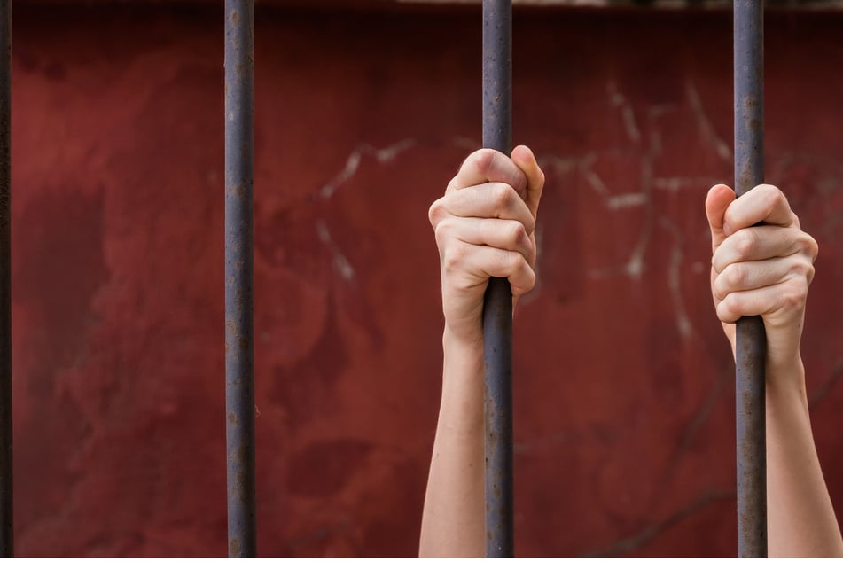 In den USA wurde eine verurteilte Mutter erneut inhaftiert, weil sie eine Affäre mit einem Sexualstraftäter hatte. (Symbolbild)