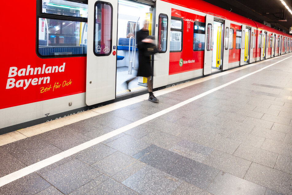 Aufatmen in München: Die S-Bahnen im Großraum verkehren planmäßig. Vereinzelt kann es allerdings noch zu Einschränkungen kommen.