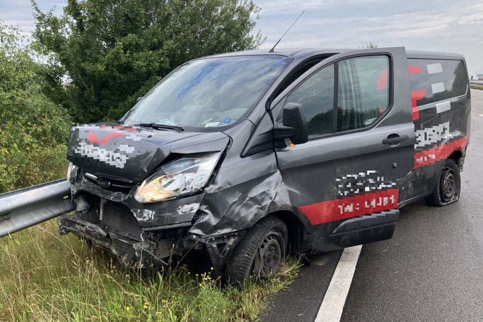 Der Ford-Transit ist nach dem Unfall ein Totalschaden.