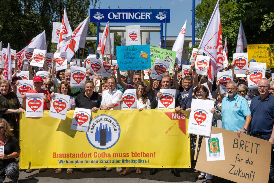 Mitarbeiter der Oettinger-Brauerei "kämpfen" gegen das drohende Aus!