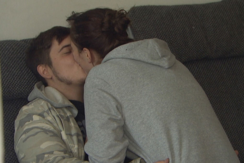 Mit Vanessa (19) soll alles anders werden. Die beiden sind schon verlobt.