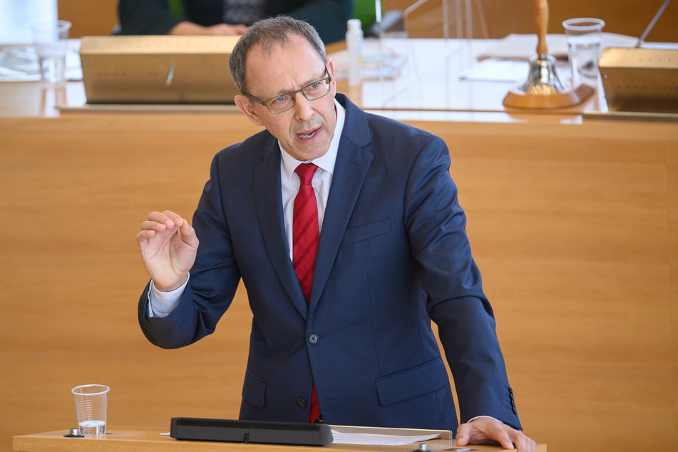 AfD-Fraktions-Chef Jörg Urban (56) bezeichnete den Lockdown im Sitzungsverlauf als den "falschen Weg".