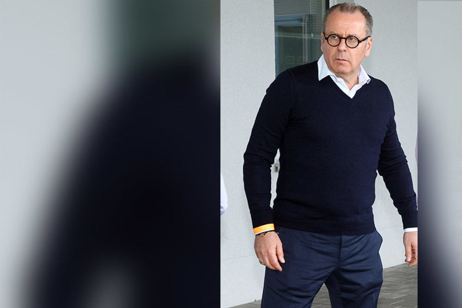 Die Stadträte zeigen Insolvenzverwalter Klaus Siemon die rote Karte.
