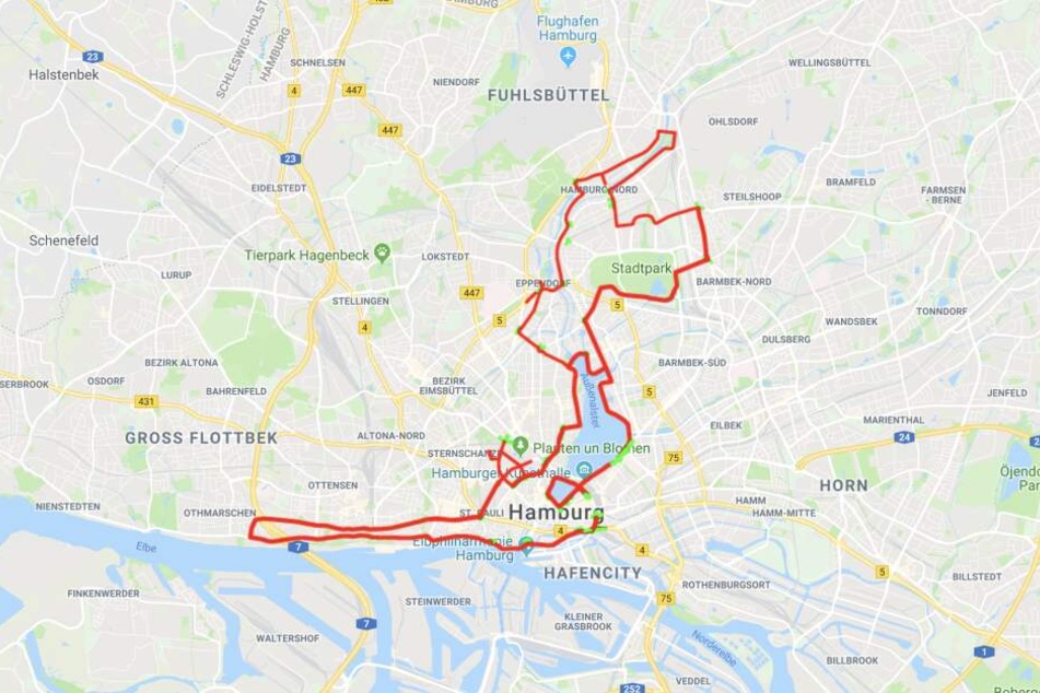 Der Marathon führt die Läufer unter anderem um die Alster herum.
