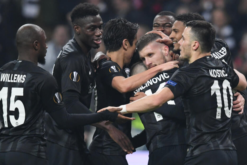 Die Eintracht eilt in Europa von Erfolg zu Erfolg, das freut auch die Vereinskasse.