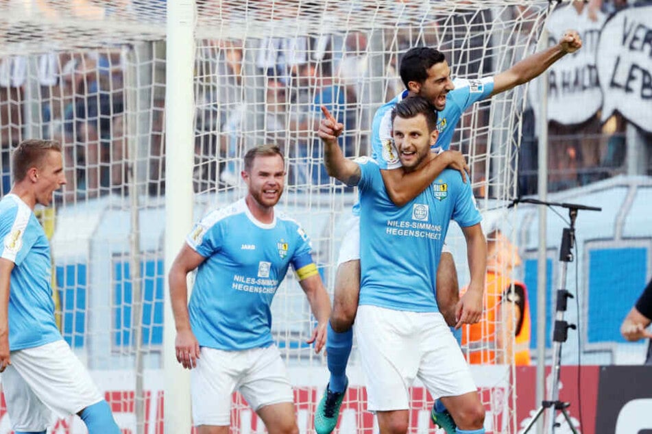 Bozic (rechts) traf im DFB-Pokal gegen den Hamburger SV.