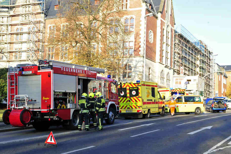 Feuerwehr und Rettungsdienst waren an der Unfallstelle im Einsatz.