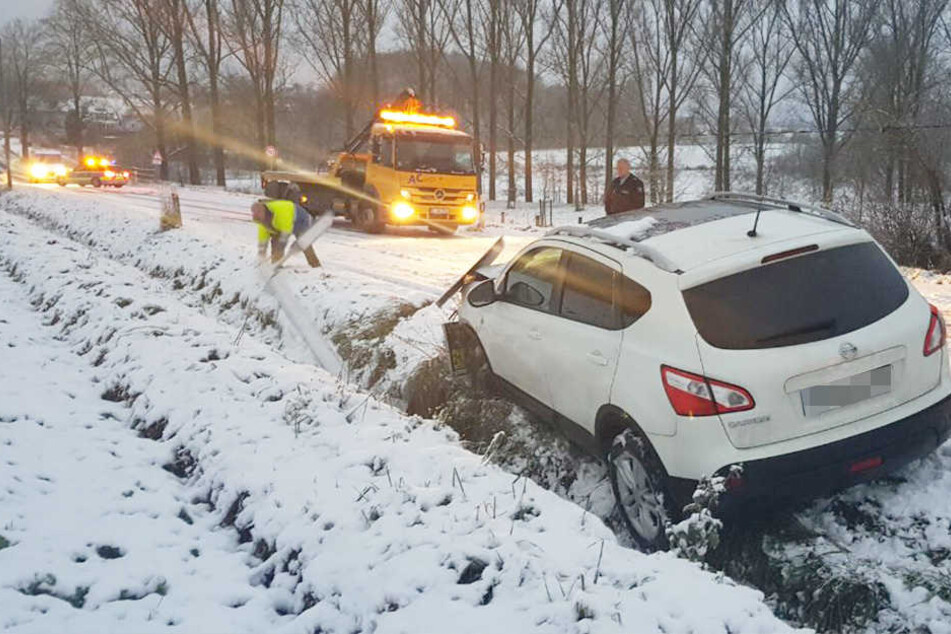 Die Straße wurde während der Unfallaufnahme gesperrt.