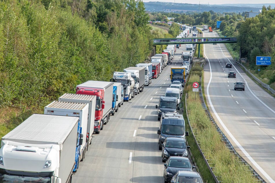 Die A72 musste gesperrt werden, es bildete sich ein kilometerlanger Stau.
