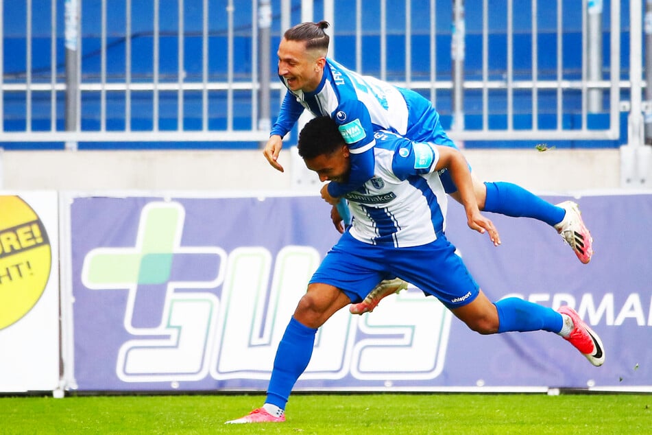 Baris Atik (26, o.) war in der Rückrunde beim 1. FC Magdeburg oben auf. Ob er seine starke Form auch in der neuen Saison konstant abrufen kann?