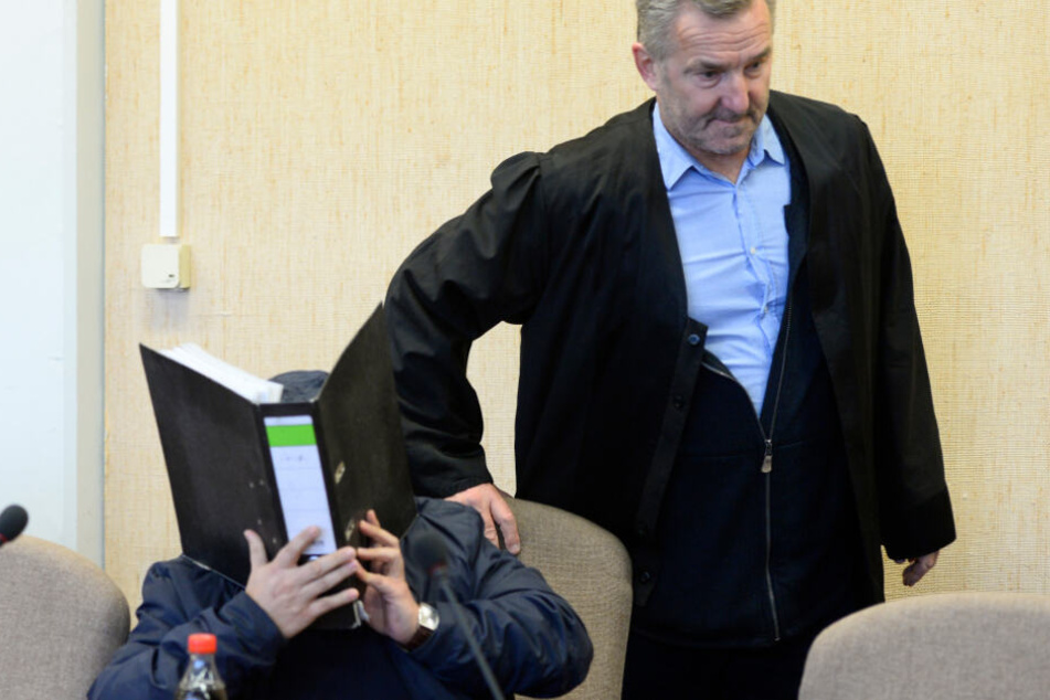 Reiches Ehepaar betrogen: Clan-Chef muss hinter Gitter!