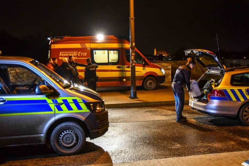 Passanten hatten die Leute beobachtet und die Polizei alarmiert.