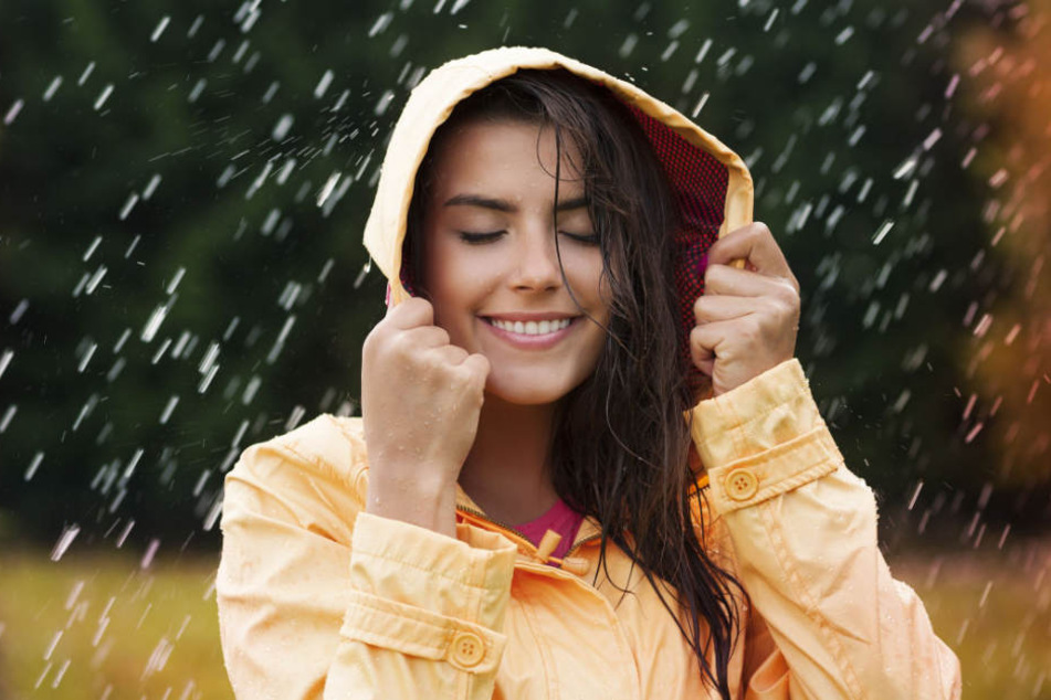 Am Wochenende solltet Ihr Eure Regenkleidung hervorholen.
