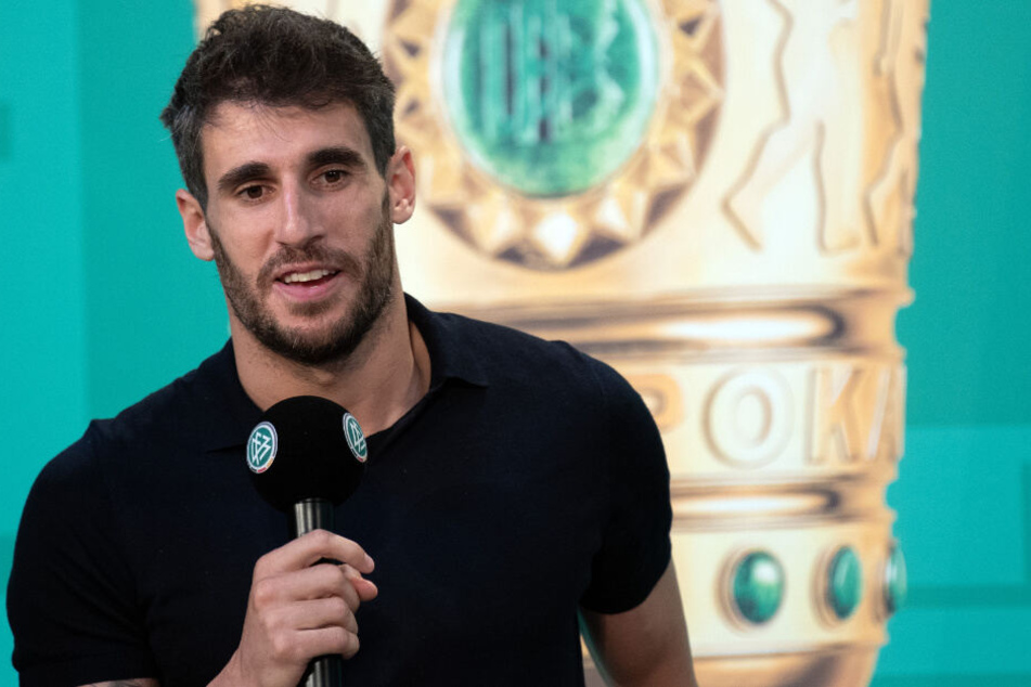 Javi Martínez rückt in die Innenverteidigung, um sich gegen Dortmund einzuspielen.