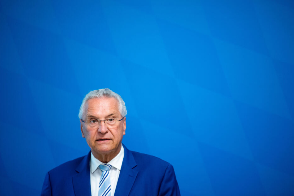 Joachim Herrmann (CSU), Innenminister von Bayern leistete bei einem Unfall erste Hilfe. (Archivbild)