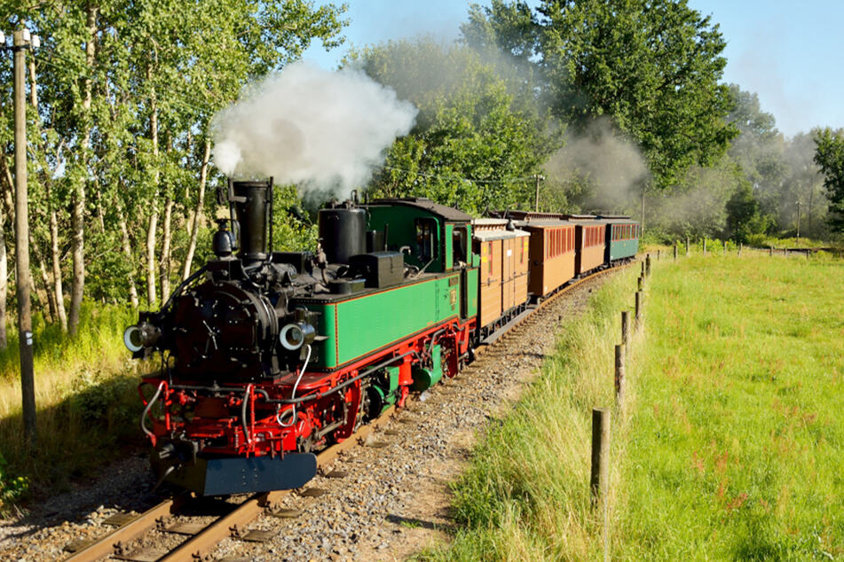 Überfall nicht ausgeschlossen: Bei der Traditionsbahn Radebeul wird es vor allem am Sonntag actionreich.