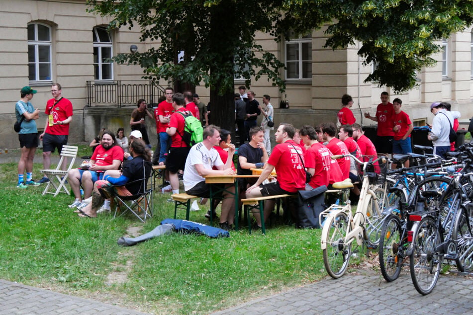 Start und Ziel ist Dresdens ältester Studentenclub, der Gutzkowclub.