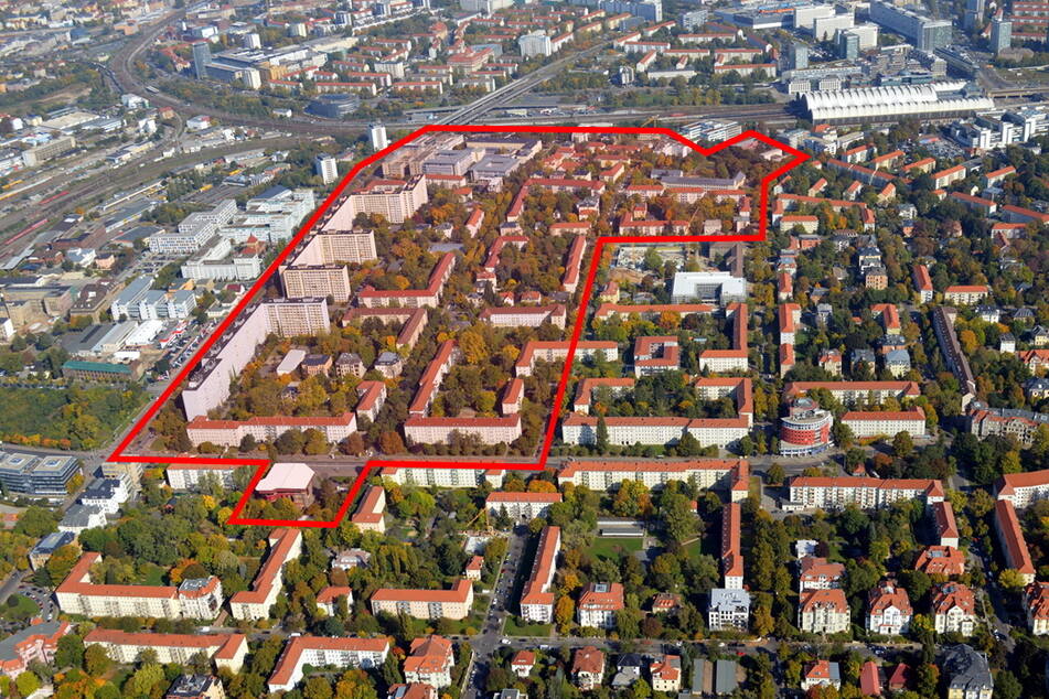 Das Wohnquartier liegt zwischen Budapester und Kaitzer Straße sowie zwischen Nürnberger Straße und dem nordöstlichen Bahndamm.