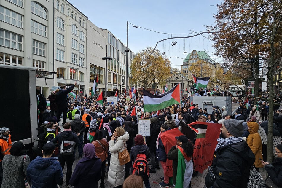 Trotz Auflagen: "Free Palestine"-Rufe bei Demo in Hamburg