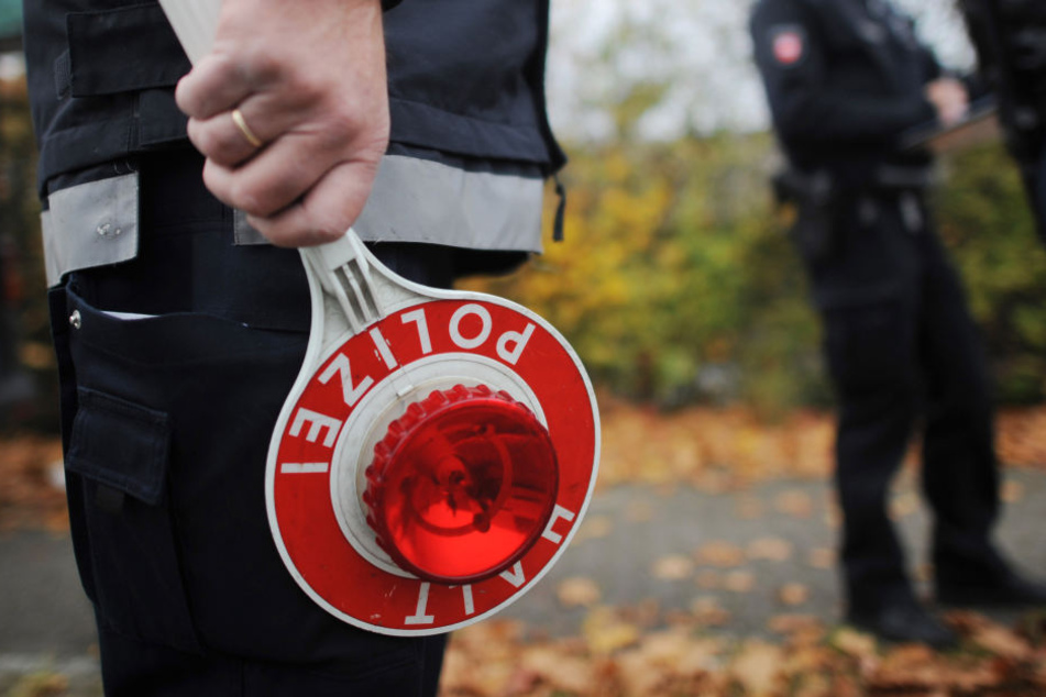 Anstatt anzuhalten gab der Mann einfach Gas!