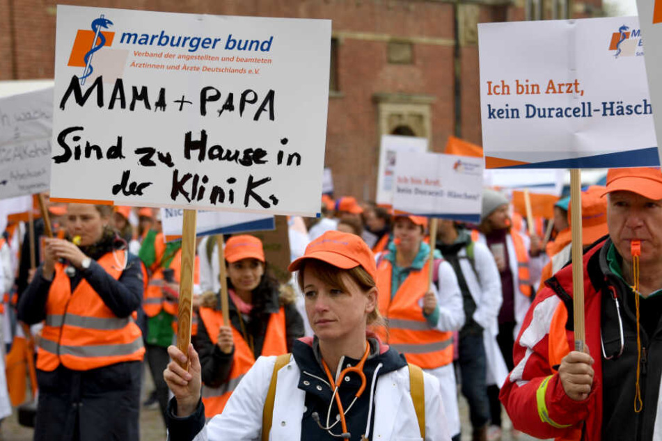 Am Montag rief der Ärztebund "Marburger Bund" bereits in Schleswig-Holstein zum Streik auf, wie hier in Kiel.