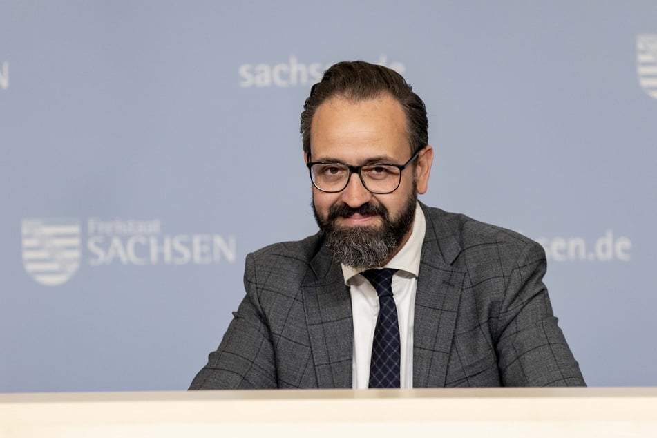 Wissenschaftsminister Sebastian Gemkow (46, CDU) gratulierte zum Erfolg. Er will die exzellente Forschung an der TU Dresden und der Uni Leipzig weiter unterstützen.