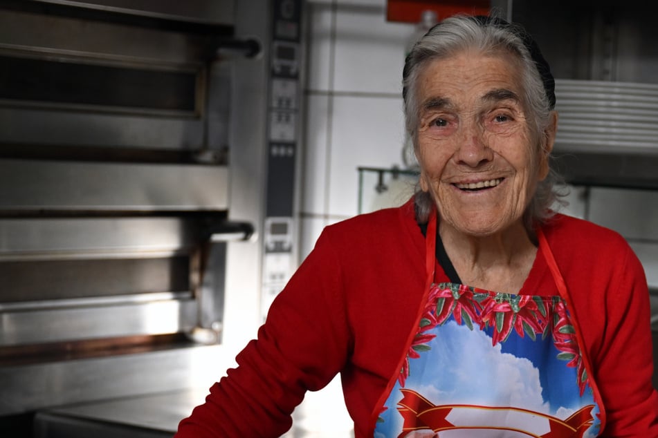 Berlin: Mit 90 volle Power am Pastatisch: Nonna Angela steht immer noch am Restaurant-Herd