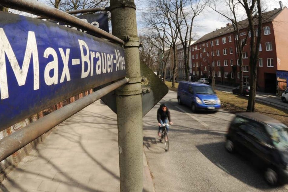 Die Max-Brauer-Allee zählt zu einer der meist befahrenen Straßen Hamburgs.