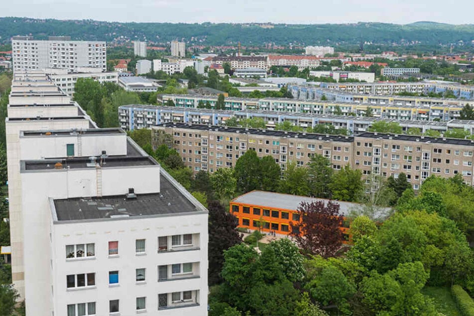 Nachdem etliche Plattenbauten abgerissen wurden, soll die Woba wieder günstige Wohnungen schaffen.