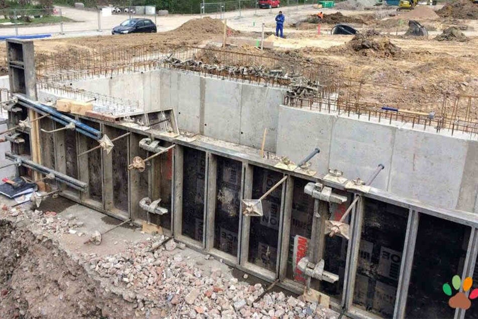 Die ersten Fundamente sind gegossen.