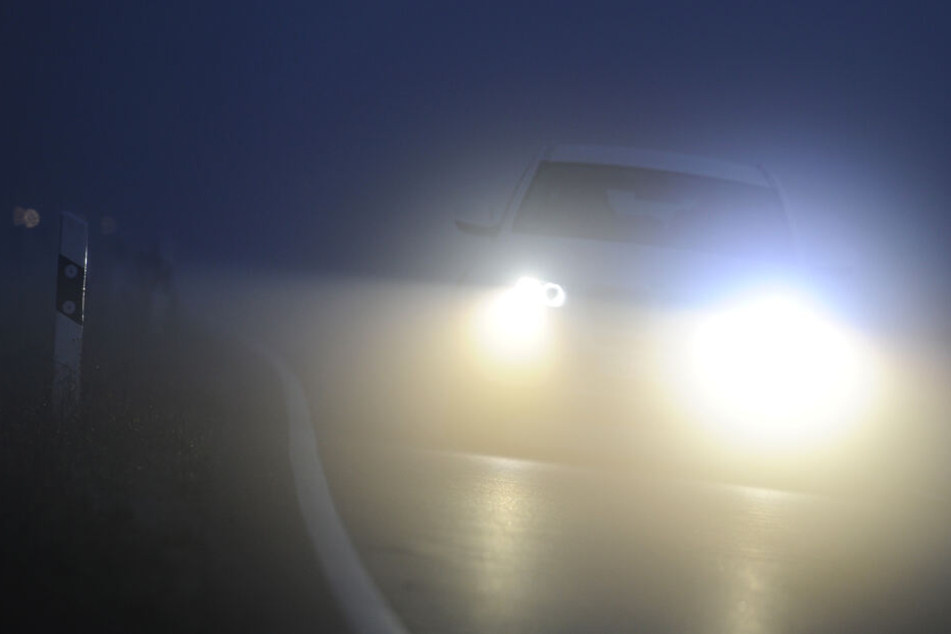 Der Autofahrer soll nicht zu schnell gewesen sein. (Symbolbild)