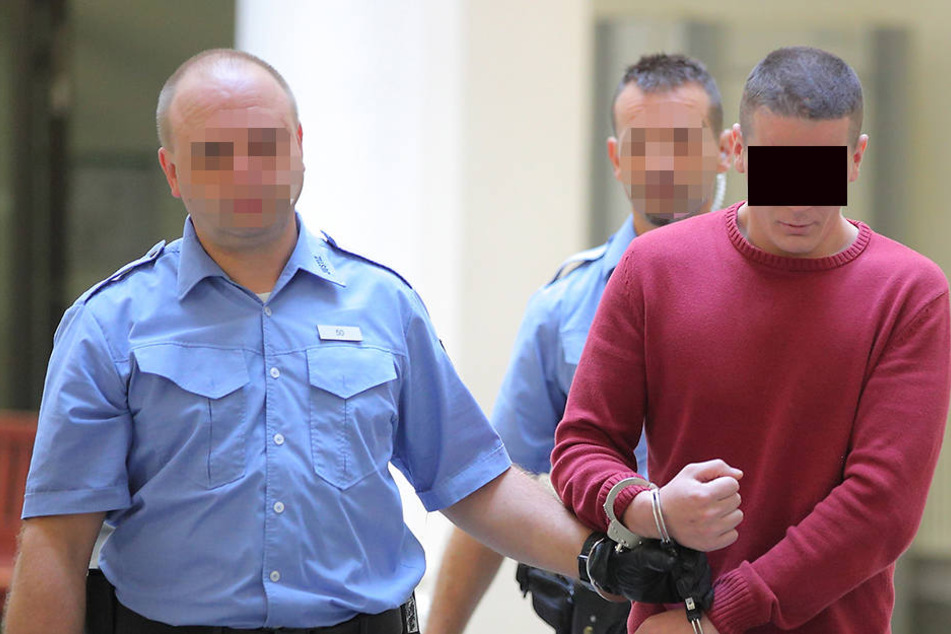 Florent H. (20) muss sich seit gestern für seine Taten vor dem Dresdner Landgericht verantworten.