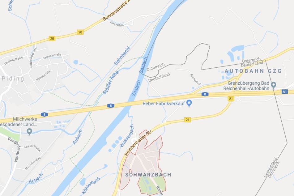 Die Polizei kontrollierte den Reisebus auf der A8 bei Schwarzbach.