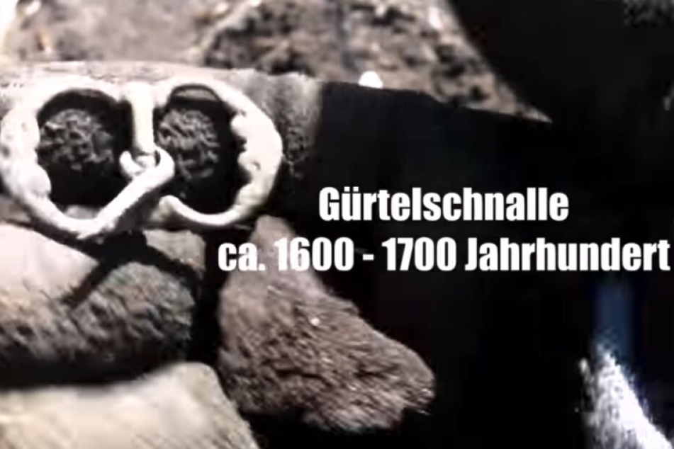 Eine vermutlich 300 Jahre alte Gürtelschnalle.