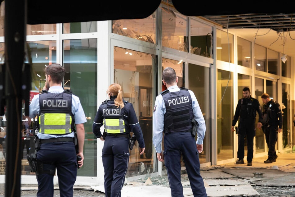Im vergangenen Herbst wurde die Domstadt von einer Explosionsserie heimgesucht, die auf das Konto einer Drogenbande gehen soll. Unter anderem wurde ein Sprengsatz vor einer Diskothek am Hohenzollernring gezündet.