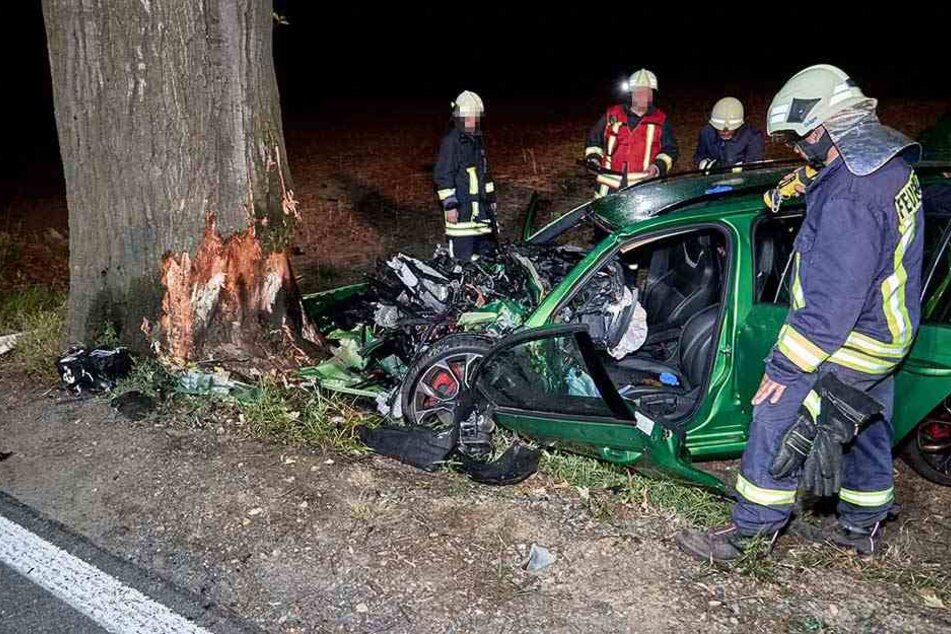 Für den 40-jährigen Fahrer des Unfallwagens kam jede Hilfe zu spät.