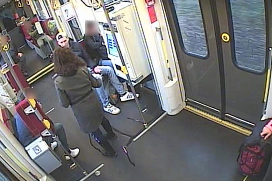 Zunächst hatte er Cola verschüttet, dann eine Frau aufs Übelste beleidigt.