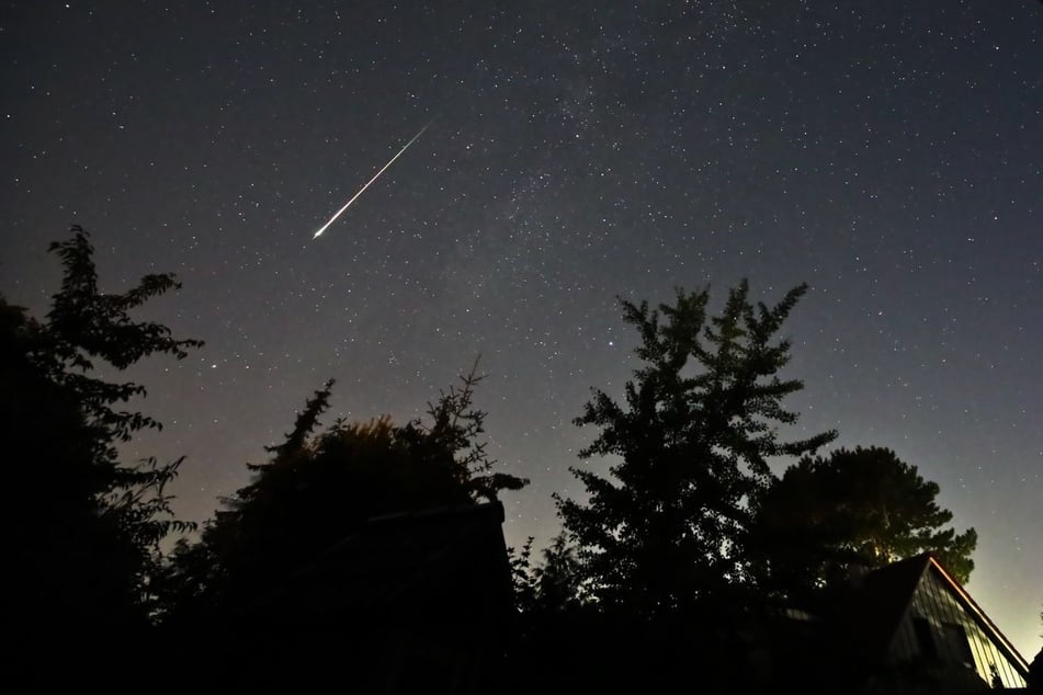 Die kleinen Lichtblitze sind nur kurz am Nachthimmel zu sehen - dafür im August umso öfter.