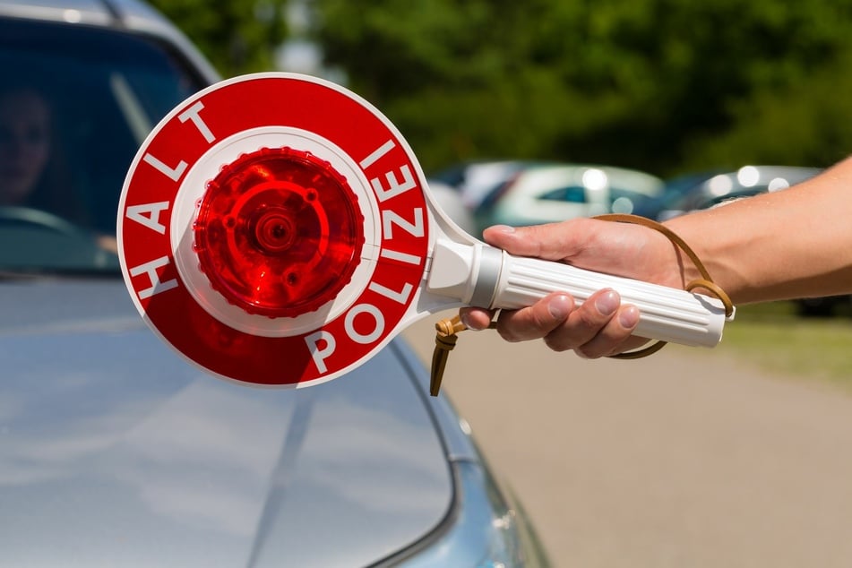Die Polizei Köln hat einen schnellen Raser auf der A1 gestoppt. (Symbolbild)