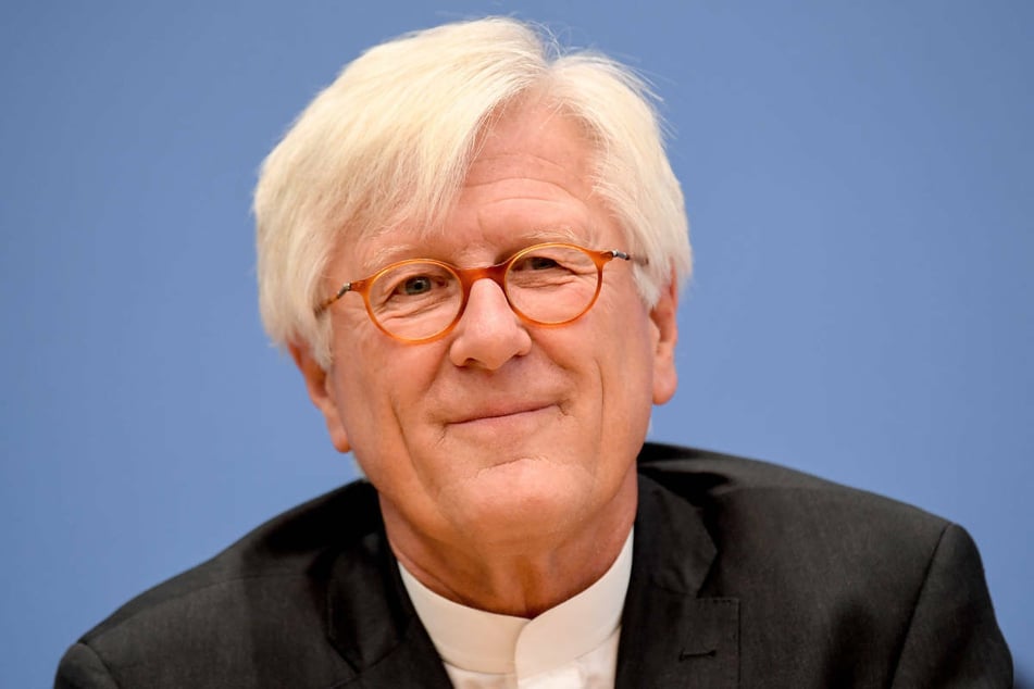Der EKD-Ratsvorsitzende Heinrich Bedford-Strohm (61) hat die Klima-Aktivisten in Berlin dazu abgerufen, ihren Hungerstreik zu beenden.