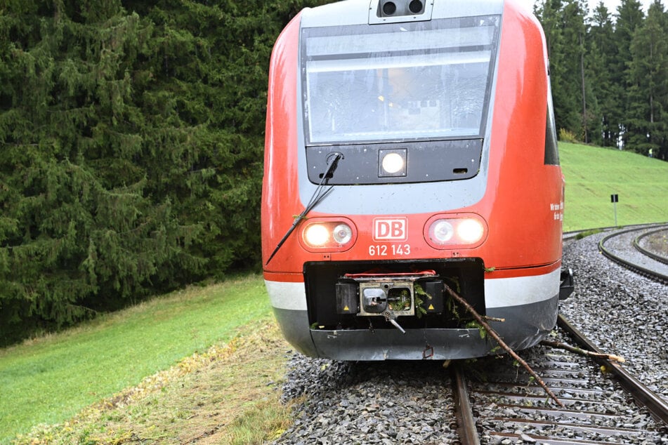Ein Zug ist auf der Strecke zwischen Oberstaufen und Lindau entgleist. Zum Glück ohne Verletzte.