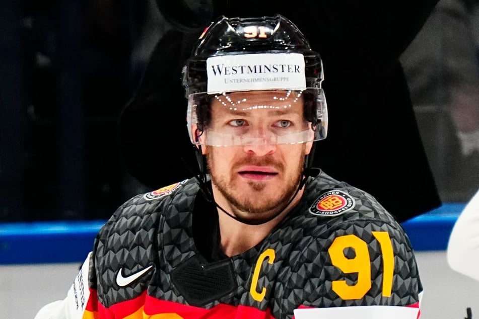 Ex-Kapitän Moritz Müller (39) wird bei der kommenden Eishockey-WM in der Schweiz nicht für die DEB-Auswahl auf dem Eis stehen. (Archivfoto)