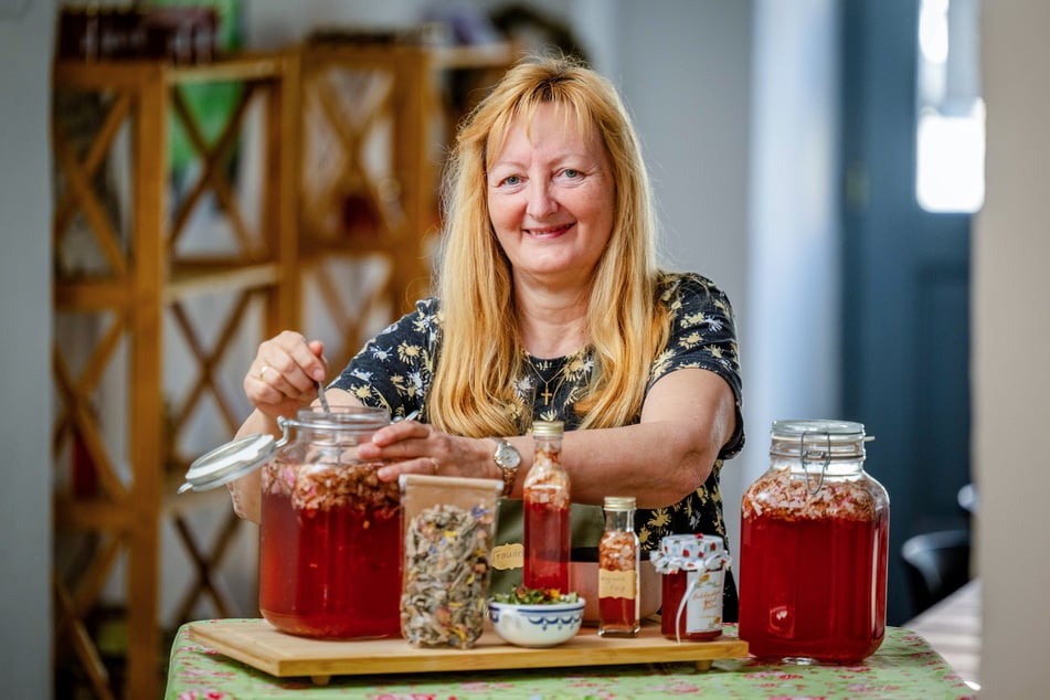 Katrin Dechant (56) möchte mit ihren Workshops zeigen, was alles aus Wildpflanzen gezaubert werden kann.