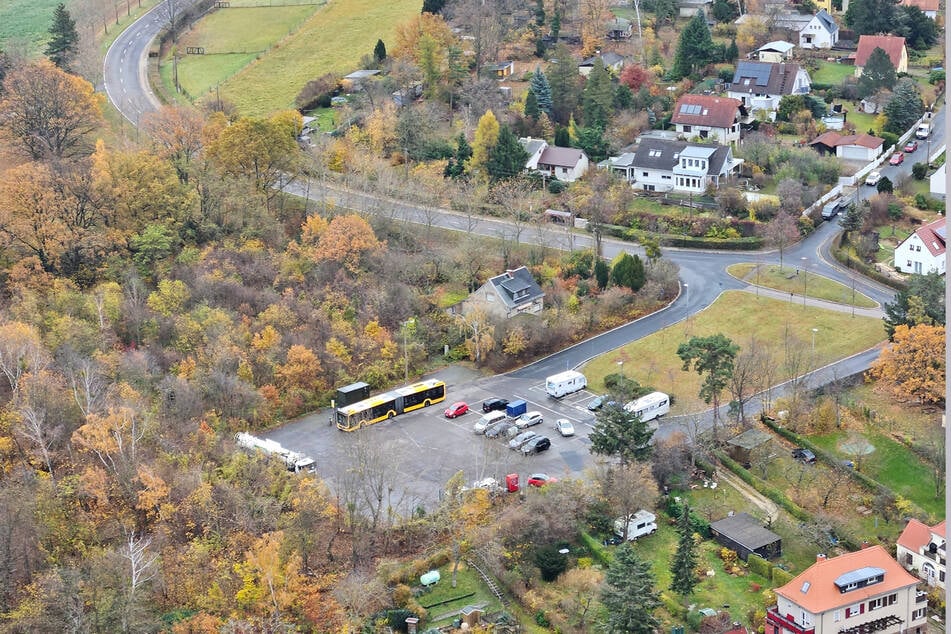 Mit Busanbindung (Linie 61): Der nahe Parkplatz soll ausgebaut werden.