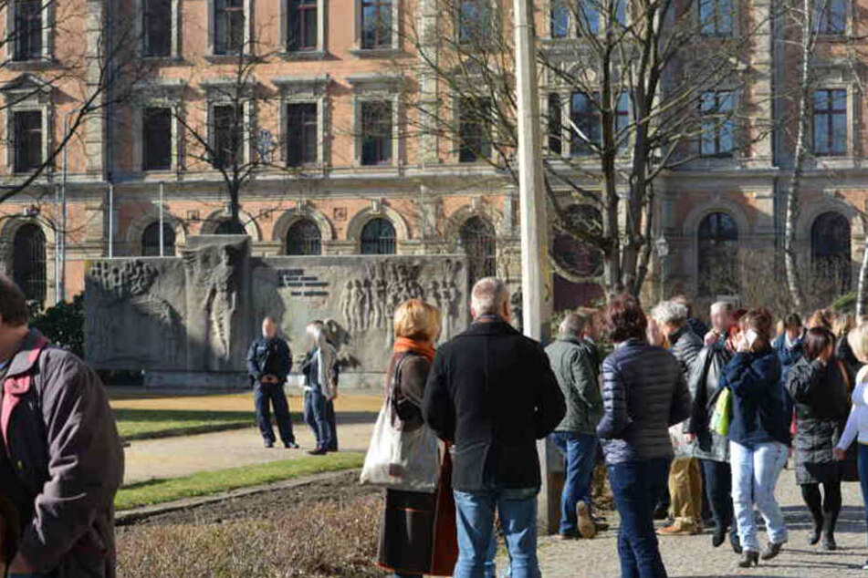 Etwa 100 Menschen wurden evakuiert.