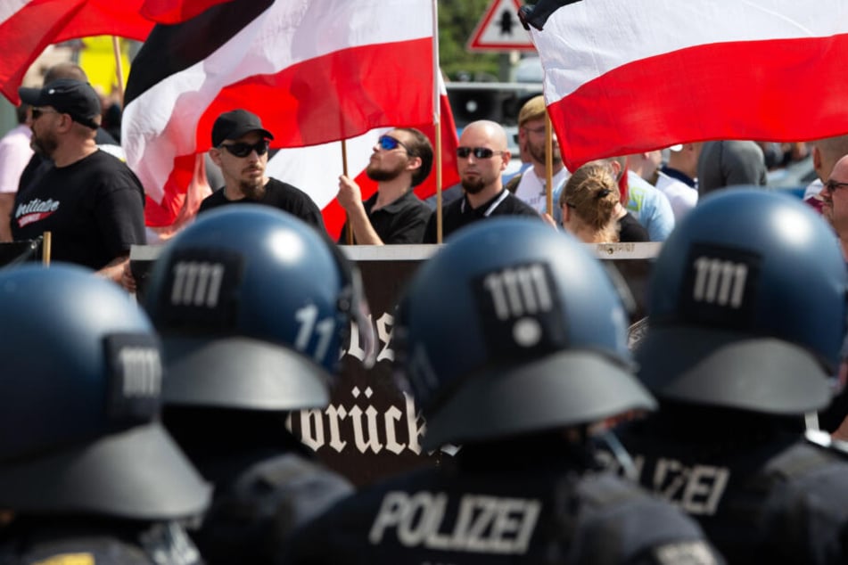 Anhänger der rechtsextremen Kleinstpartei "Die Rechte" demonstrierten im Juli in Kassel.