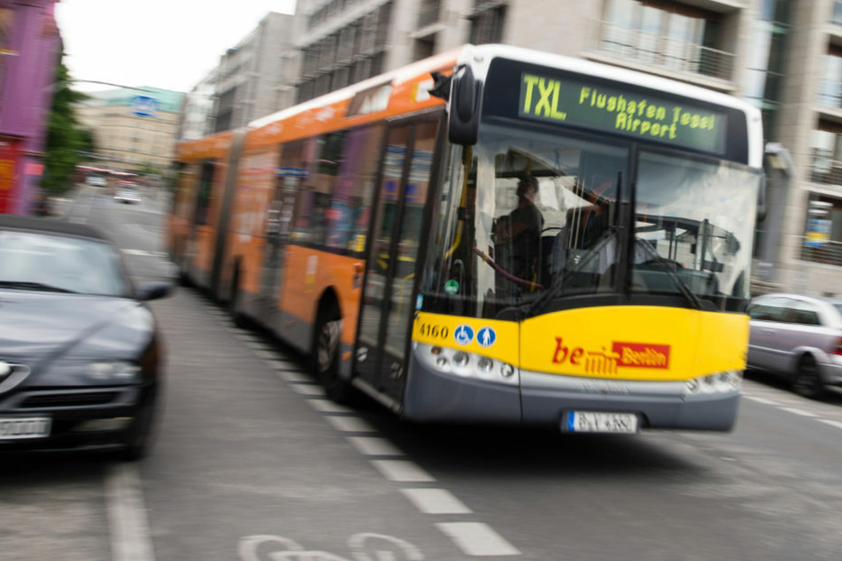Ein BVG-Bus mit der Aufschrift "BeBerlin". Bald muss diese durch #WirSindEinBerlin ersetzt werden. (Symbolfoto)
