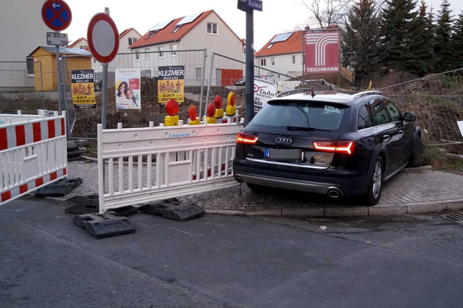 Die Flucht endete an einem Bauzaun in Dresden-Gorbitz.