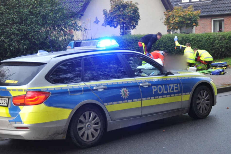 Die Polizei fahndet nach einem weißen Kleinwagen mit niederländischen Kennzeichen.