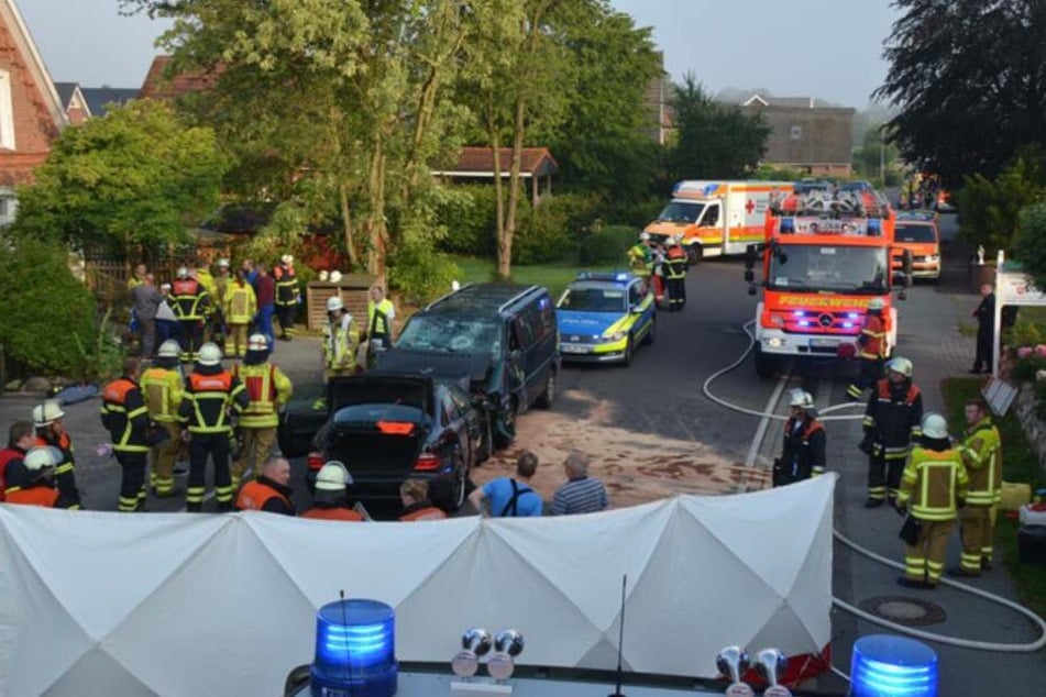 Die Polizei stellte einen Sichtschutz auf.